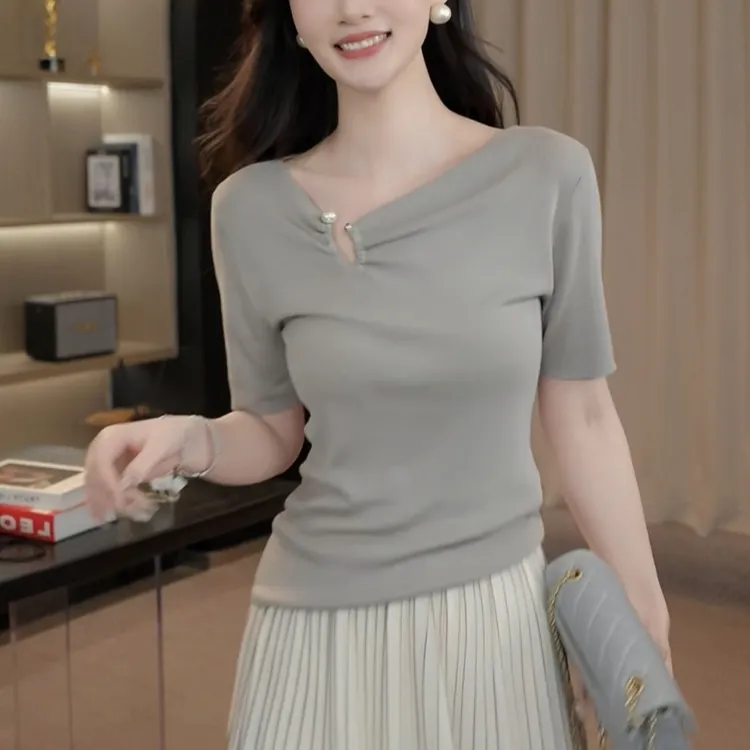 夏季新款气质百搭短袖针织衫2025U型珍珠设计感收皱领口修身上衣