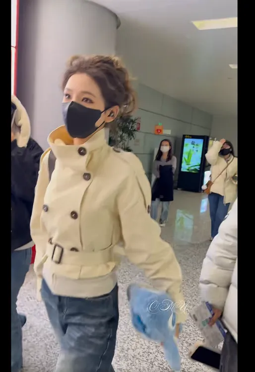 【张予曦同款】2026秋冬新款高级感气质双排扣风衣外套女显瘦牛仔裤