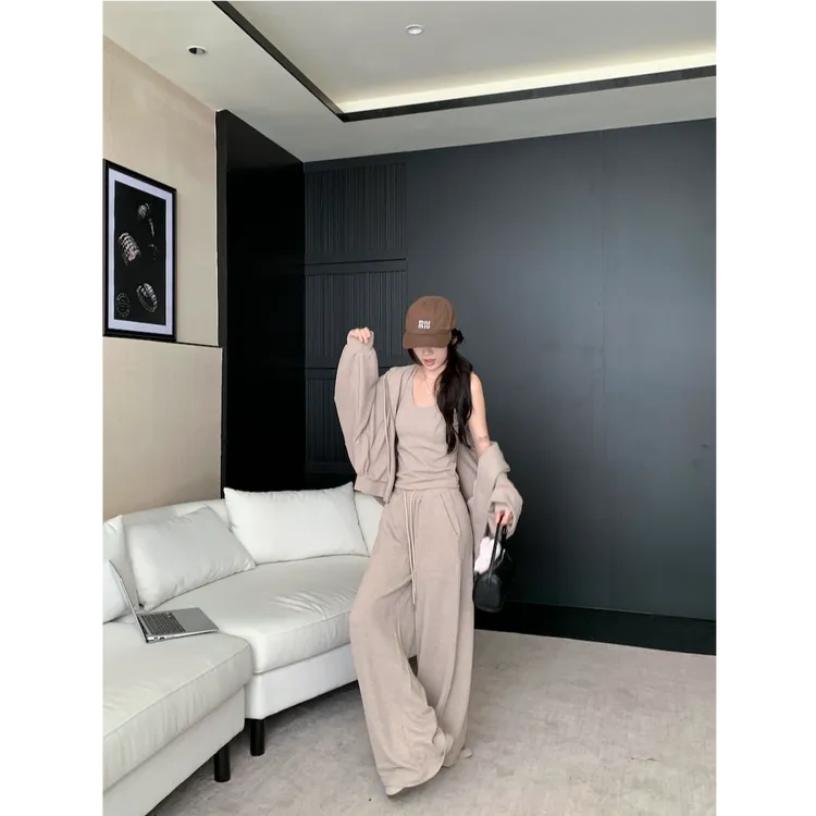 慵懒风卡其色长袖外套内搭背心女装秋季显瘦垂感阔腿休闲裤三件套