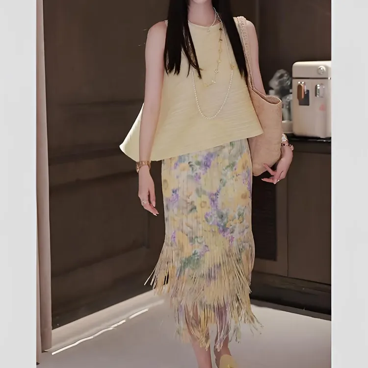 2025超火春装减龄一整套穿搭气质小香风黄色背心碎花半身裙套装女