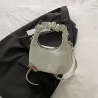 新款潮云朵包褶皱小拎包手提单肩斜挎包高颜值云朵小包包