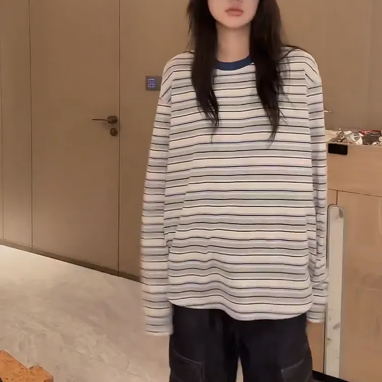 2025秋冬新款舒适磨毛感撞色条纹弧形下摆长袖T恤女LK2506711