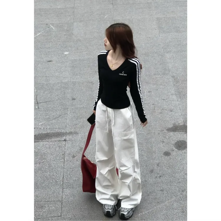 美式时尚修身显瘦三杠长袖t恤女秋冬新款ins风设计感V领上衣