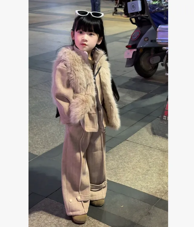 女童套装秋冬款2025新款儿童网红洋气毛毛马甲舒适韩版宽三件套厚