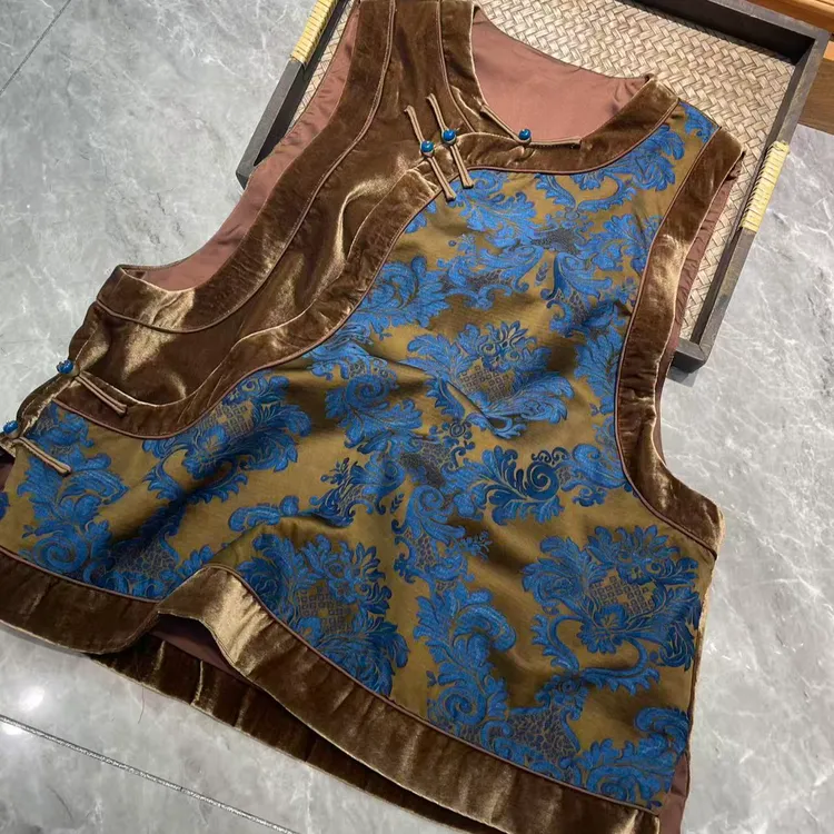 谢美丽-精选【虞美】棕底显白国风马甲