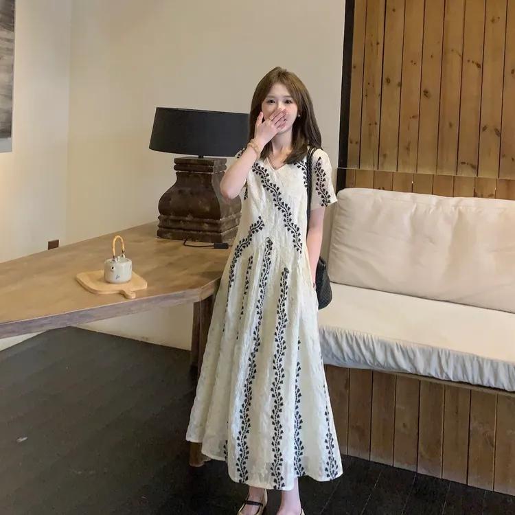 FUGUI RICH小个子刺绣连衣裙夏季新款质感短袖设计绣花法式中长裙