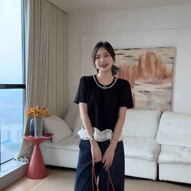 【余欢欢】夏季法式串珠圆领重工拼接荷叶边下摆T恤-YHW50526