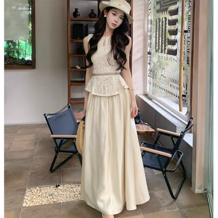 2025无袖收腰显瘦上衣夏高级感刺绣外穿背心高腰半身裙套装气质女