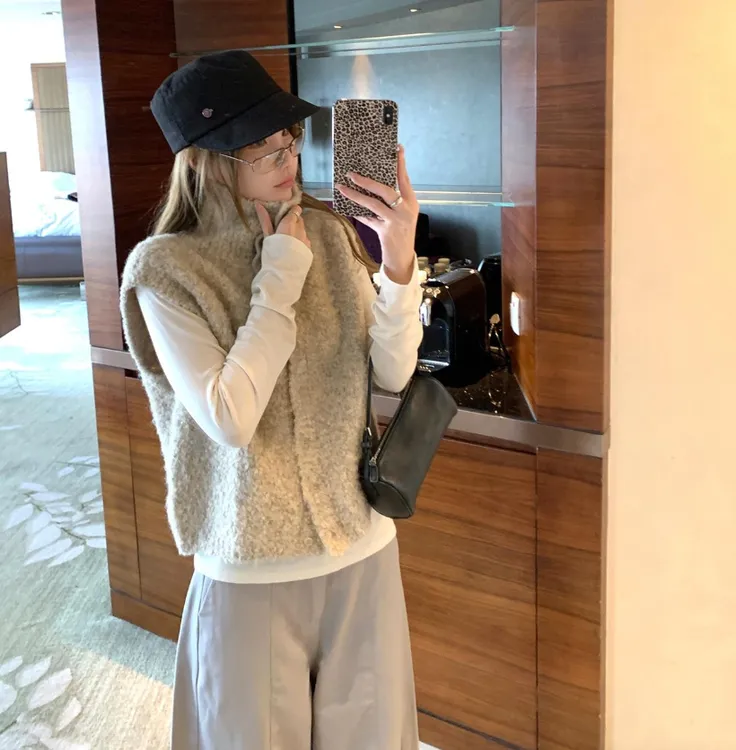 秋冬超百搭高领单排扣针织马甲背心2025新款韩系开衫马夹外套