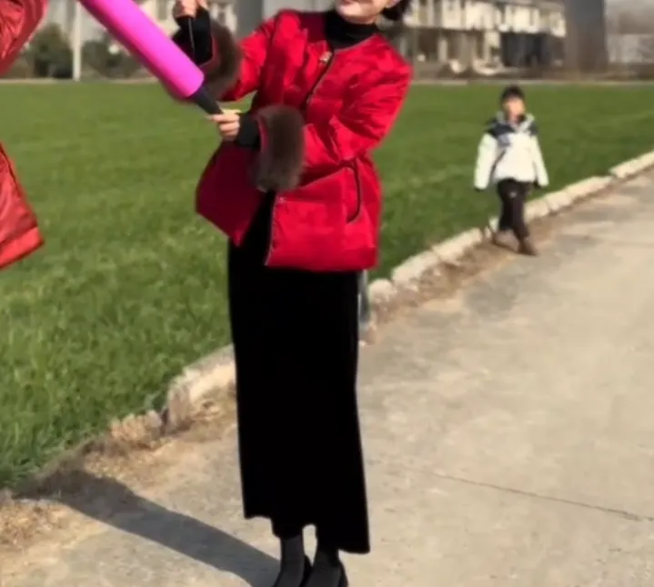 2024冬季新款时尚女装网红高级感休闲爆款棉服外套裙子女G