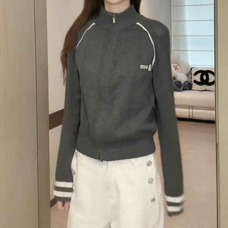 2025新款秋季修身型网红短款字母夏季显瘦短外套LK2505625