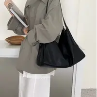 简约休闲风斜挎单肩包