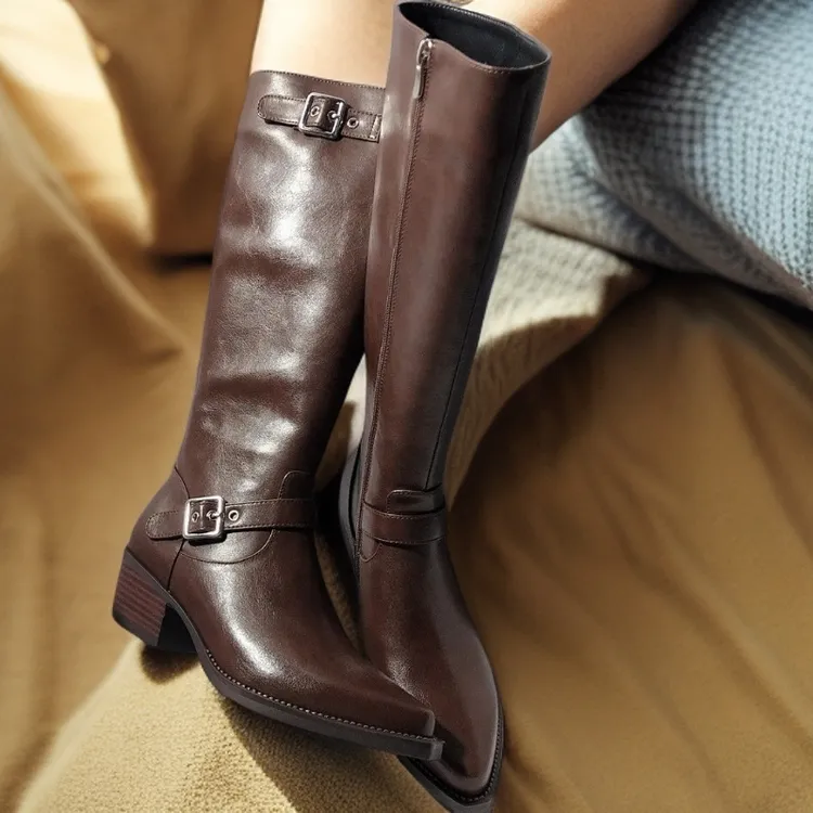 复古棕色长筒骑士靴女2024秋冬新款中跟真皮高筒靴皮带扣圆头靴子