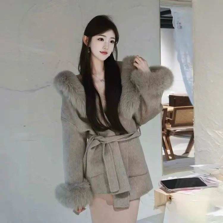 温柔富家千金感穿搭连帽呢子大衣独特超好看高级感毛呢外套2025冬