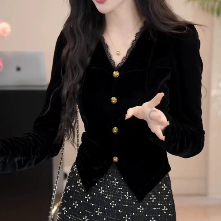 【烟雨阁】法式小香风蕾丝花边拼接金扣丝绒衬衫上衣LK2507869