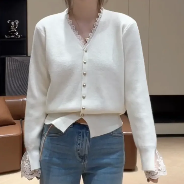 冬季V领蕾丝边单排扣显瘦长袖毛衣洋气时尚针织衫上衣LK2509323