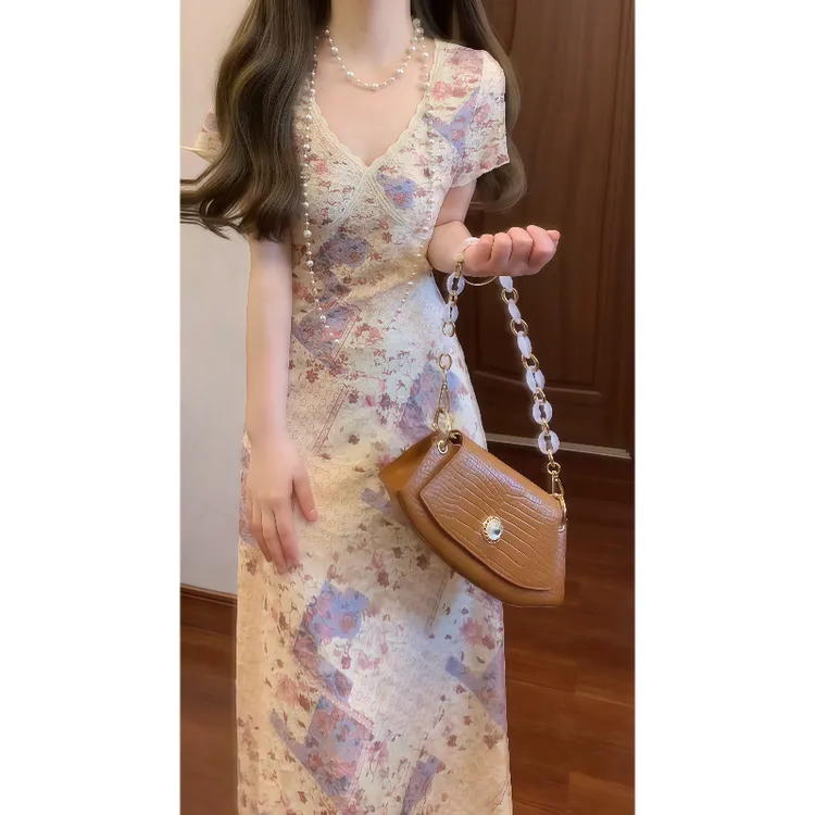 法式温柔弹力蕾丝淡米黄碎花V领连衣裙显身材收腰气质长裙9216