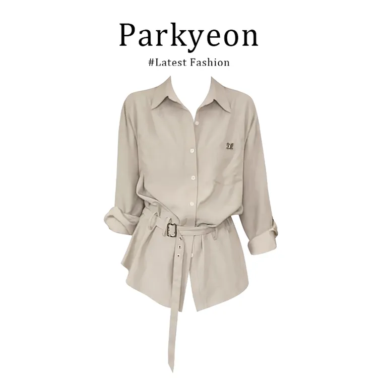 parkyeon蝴蝶金属标收腰翻领衬衫女通勤休闲宽松百搭长袖上衣秋季