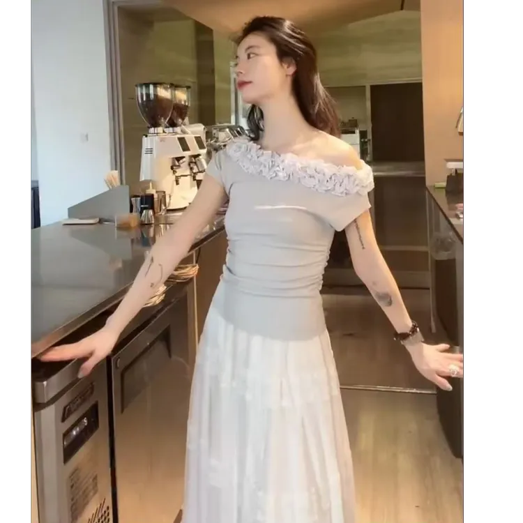 设计感小众荷叶边斜肩T恤女夏季新款2025纯欲修身百搭上衣半身裙