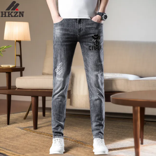 HKZN高端柔软刺绣牛仔裤男士潮版薄款烟灰色修身小脚2024春夏新款