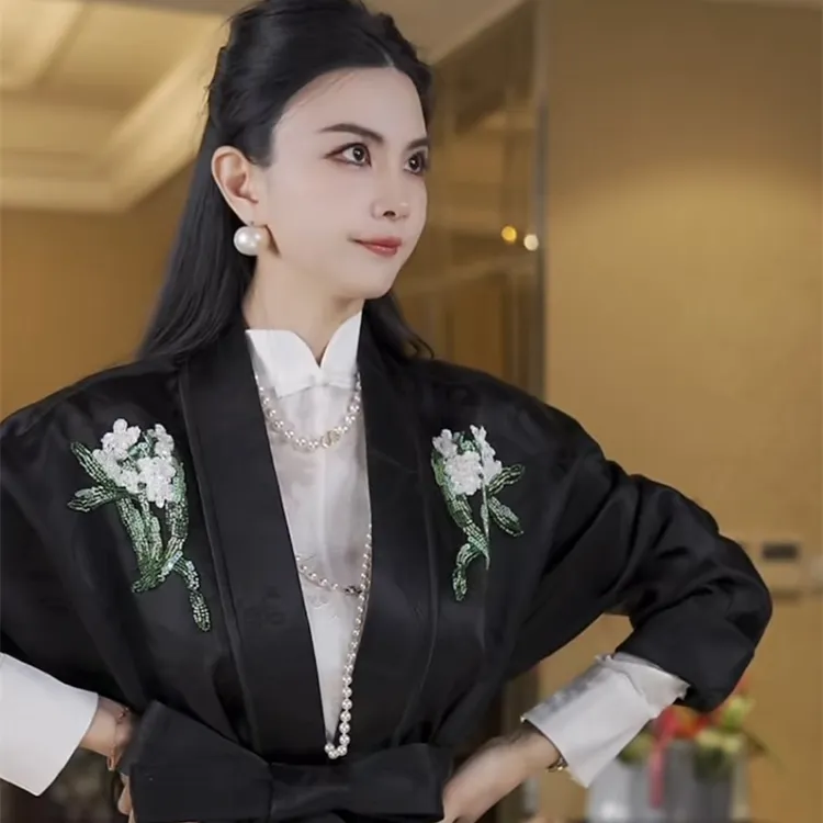  魏元高定/设计师女装对襟时尚中式风串珠刺绣上衣-1032