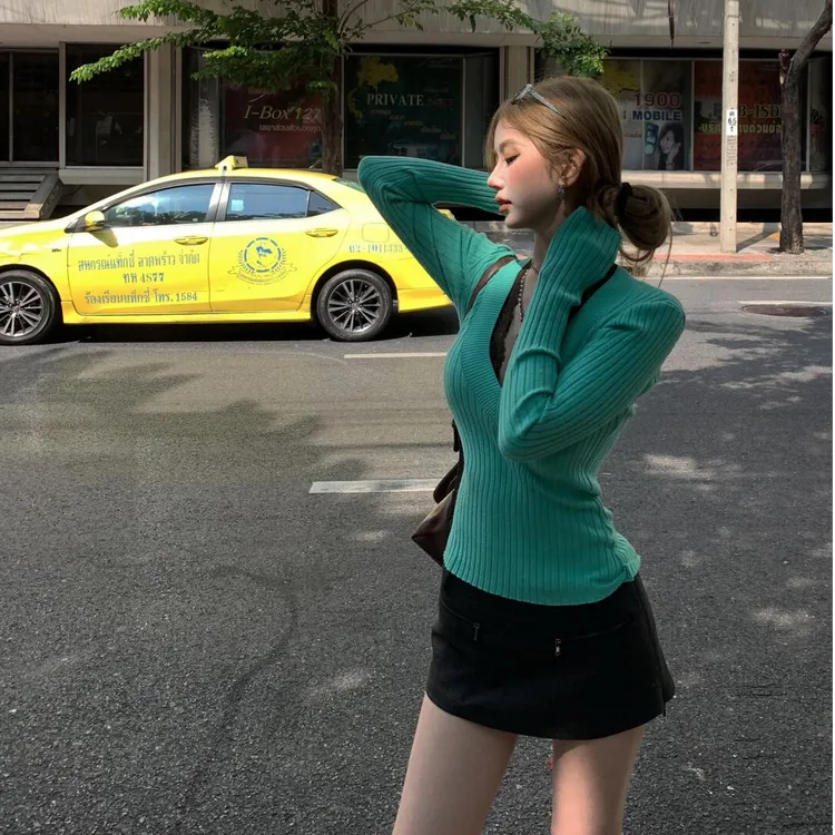 2025早春时尚新款美式辣妹纯欲风V领针织长袖上衣显瘦百搭裙子女