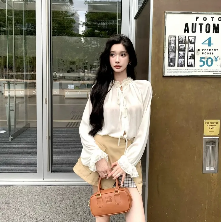 法式复古木耳花边长袖衬衫女早秋季气质设计感上衣百搭工装半身裙