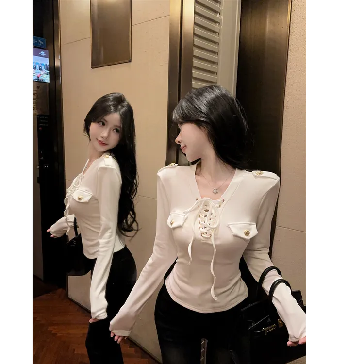 辣妹风性感长袖t恤女秋冬高级感气质v领绑带纽扣装饰修身加绒上衣