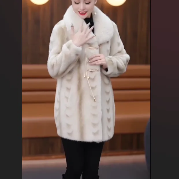 洋气妈妈冬装国风水貂绒外套新款保暖中老年女冬季新中式加厚大衣