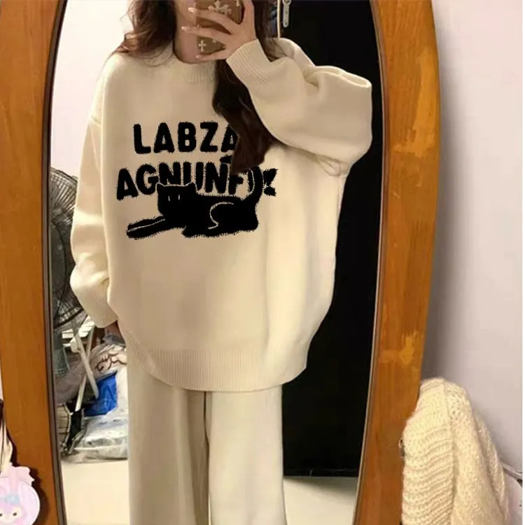 高级感软糯杏色印花圆领毛衣秋冬季套头慵懒风宽松百搭针织衫上衣