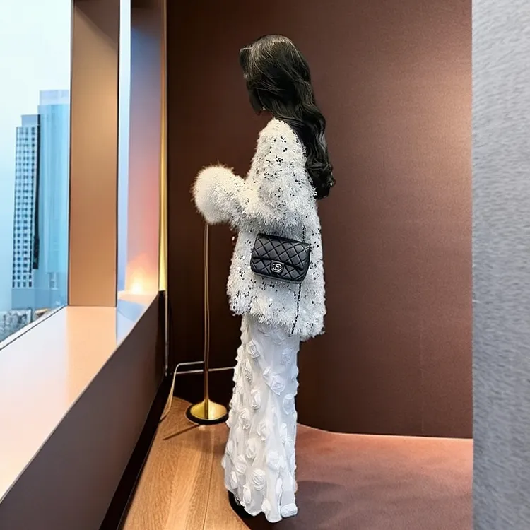 时尚套装女春款设计感毛毛袖口羽毛亮片上衣花朵鱼尾半身裙两件套
