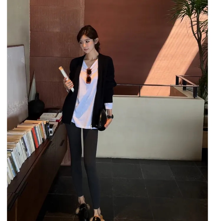 2025秋季新款时尚气质慵懒风法式高级感上衣开衫鲨鱼裤三件套