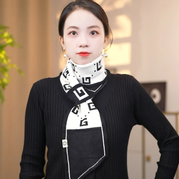 小围巾女款爆款新款围脖护颈女秋冬季保暖洋气加厚高档披肩