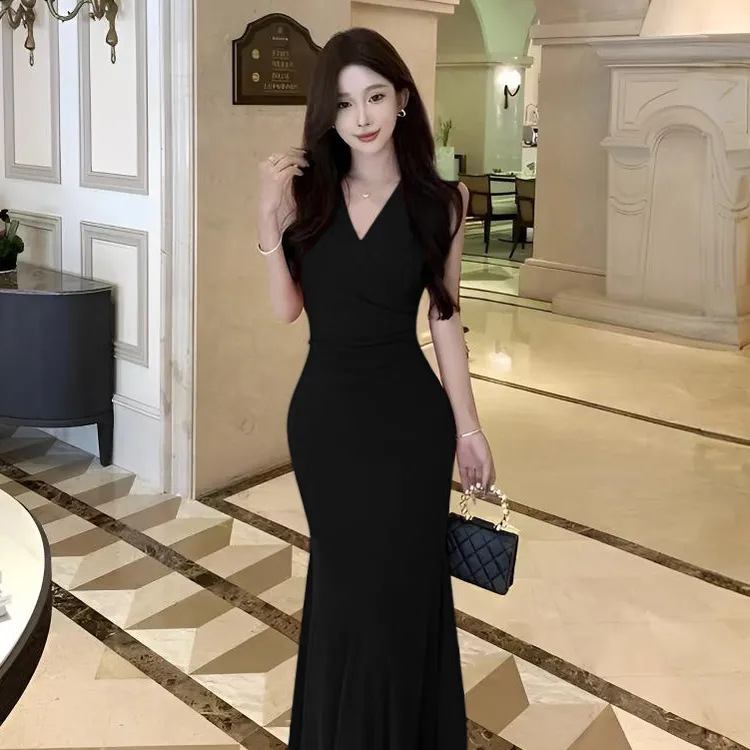 法式气质V领无袖不规则连衣裙赫本风高级感收腰显瘦长裙夏季新款