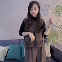 丹丹精选--2507新款圆领单排扣下摆木耳边马甲裤子两件套