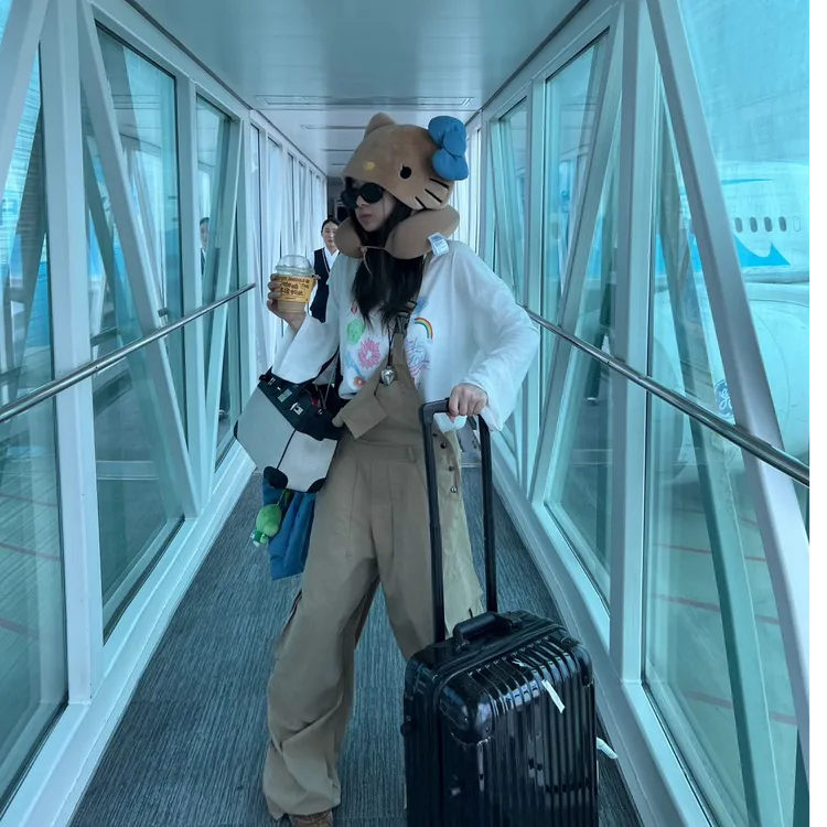 2025早秋休闲套装温柔网红气质长袖上衣女时尚百搭宽松炸街背带裤