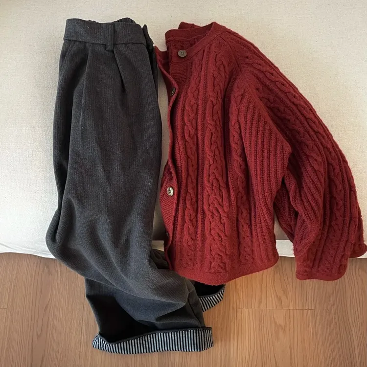 复古红色软糯圆领麻花毛衣外套女秋冬圣诞节宽松显瘦针织开衫上衣