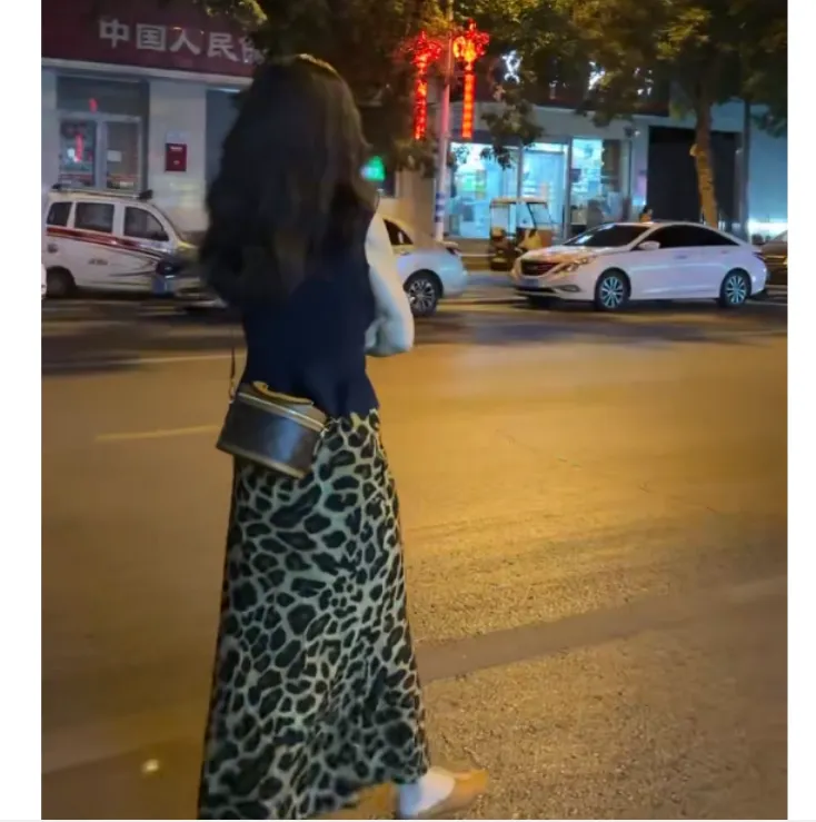 2025夏季时尚潮流百搭精品女装珍D22