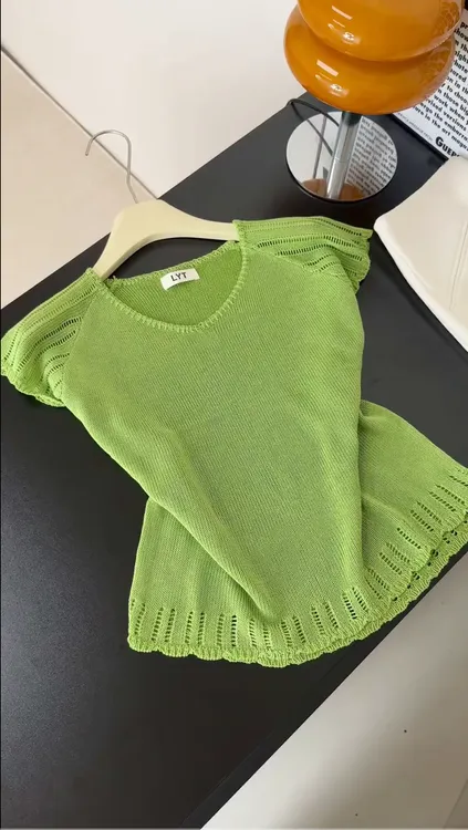 2025夏季新款气质短袖针织圆领镂空小飞袖设计时尚小众显瘦女上衣
