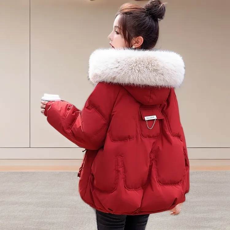 嘉兴羽绒棉服女士冬季2025年新款爆款短款九江时尚红色棉衣外套5