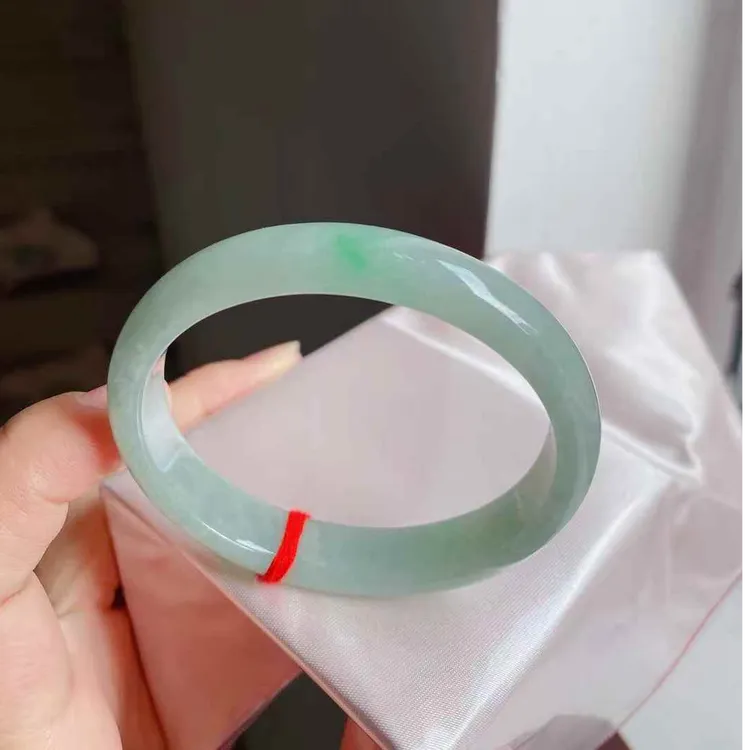 绿底色贵妃手镯颜色好看 下单备注圈口