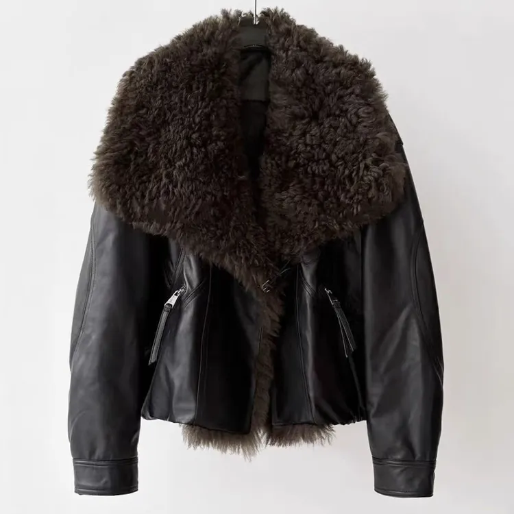 【beibeifur】2025冬季新款海宁油蜡皮衣外套羊皮毛一体毛领鹅绒服