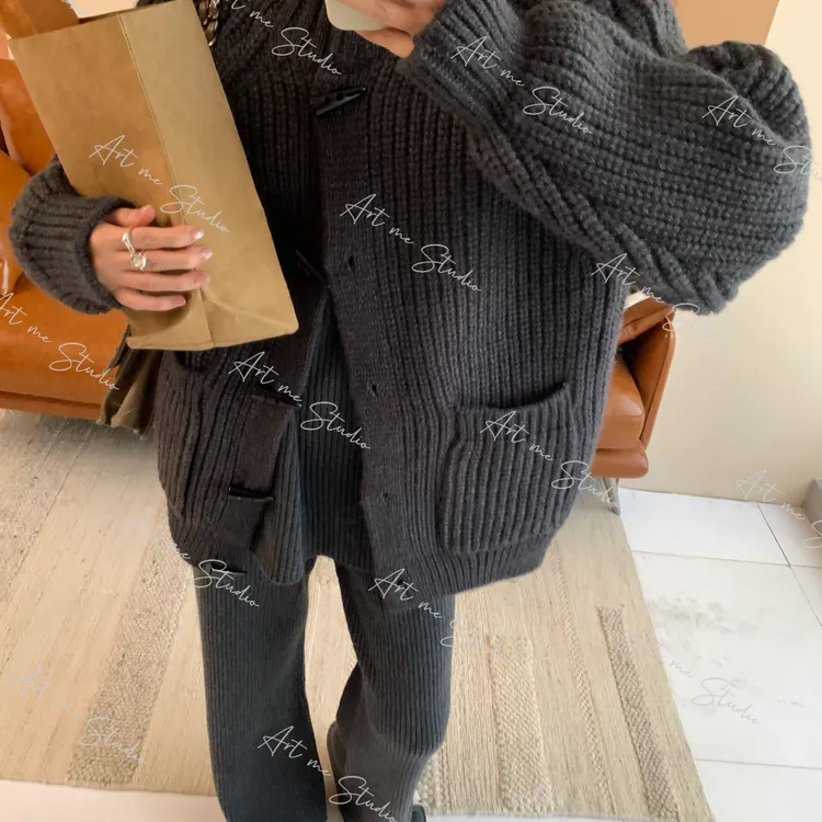 【ART ME】学院风绵羊毛混纺软糯松弛高领牛角扣三色上衣w24587