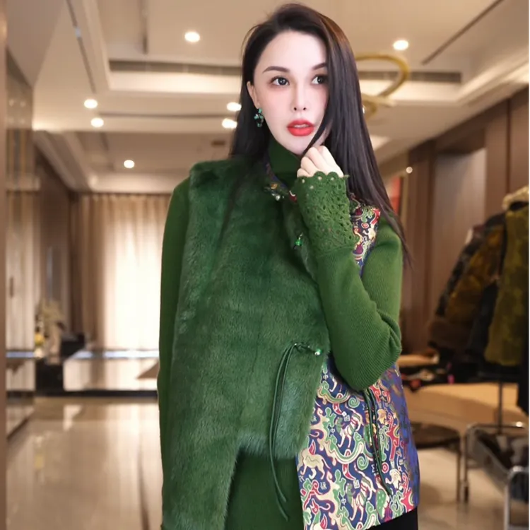 飞儿【半兽古纹】2025早秋新款獭兔毛拼接马夹