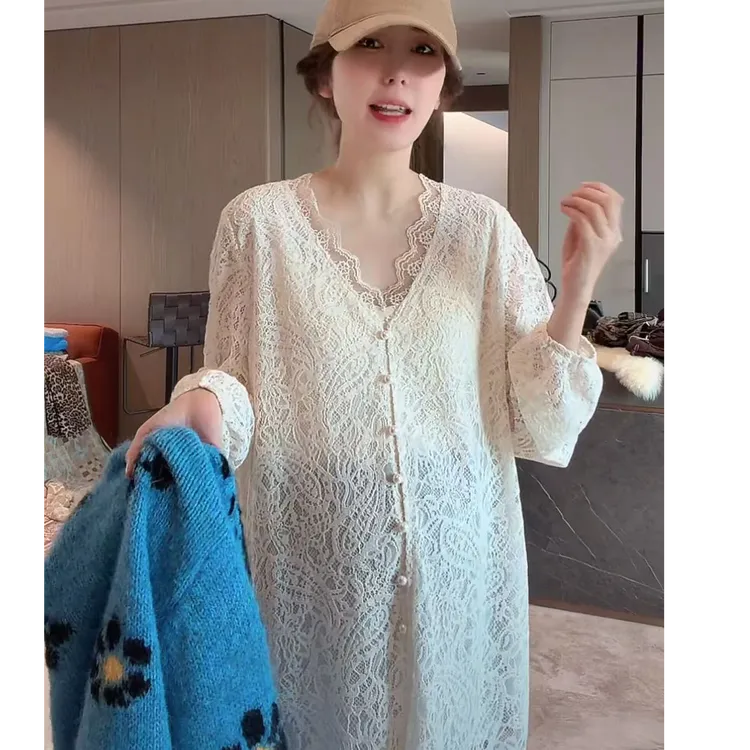 徐靖靖【蕾丝衫】镂空淑女蕾丝V领长袖上衣时尚雪纺衫拼接2509165