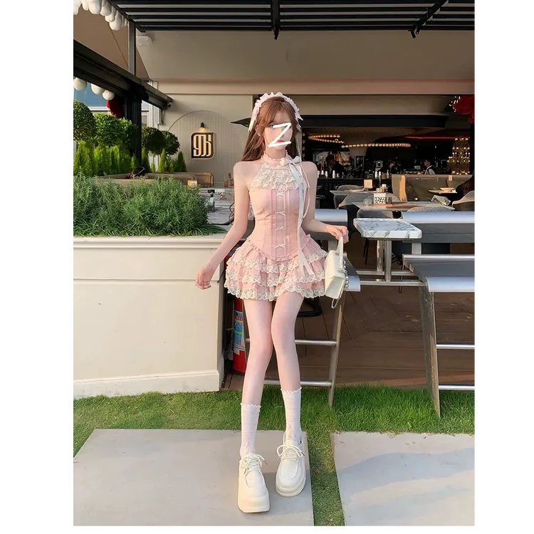 甜心公主 甜美纯欲收腰显瘦蕾丝拼接无袖挂脖上衣半身裙套装