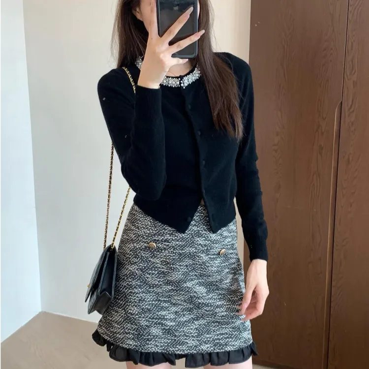 开衫外搭高级感配裙子2024秋季新款miu系钉珠圆领长袖针织衫上衣