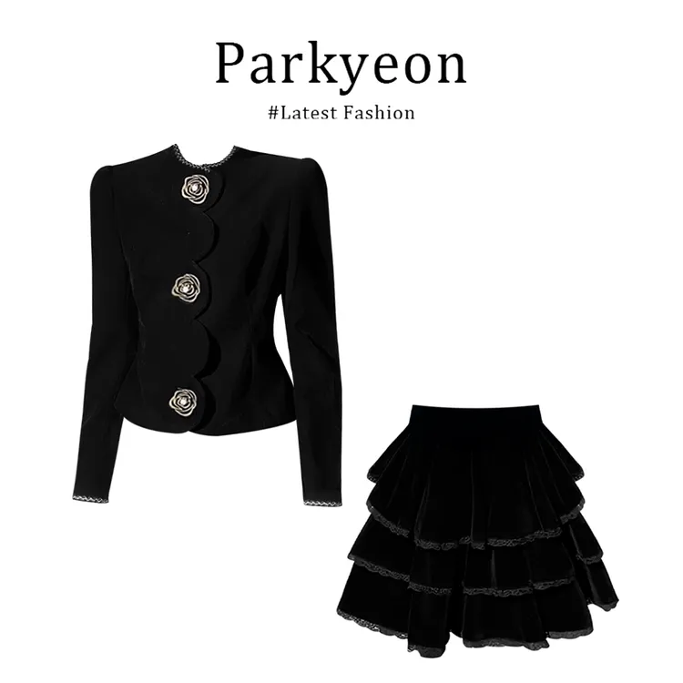 INS CEC2025超火秋装一整套法式气质高级感时尚黑色外套短裙子