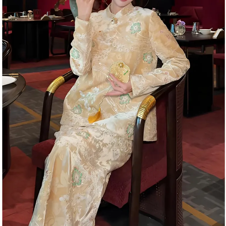 2025年新款新中式重工刺绣套装女秋冬显瘦气质名媛风香云纱套装