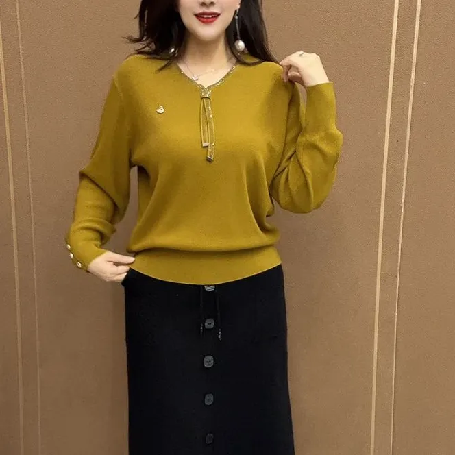 百搭韩版时尚休闲百搭V领针织长袖妈妈女士打底衫早秋妈妈装毛衣